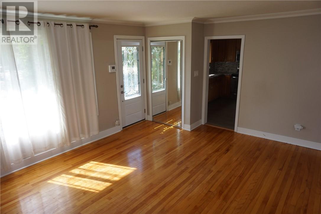 162 Dunvegan Court - 4