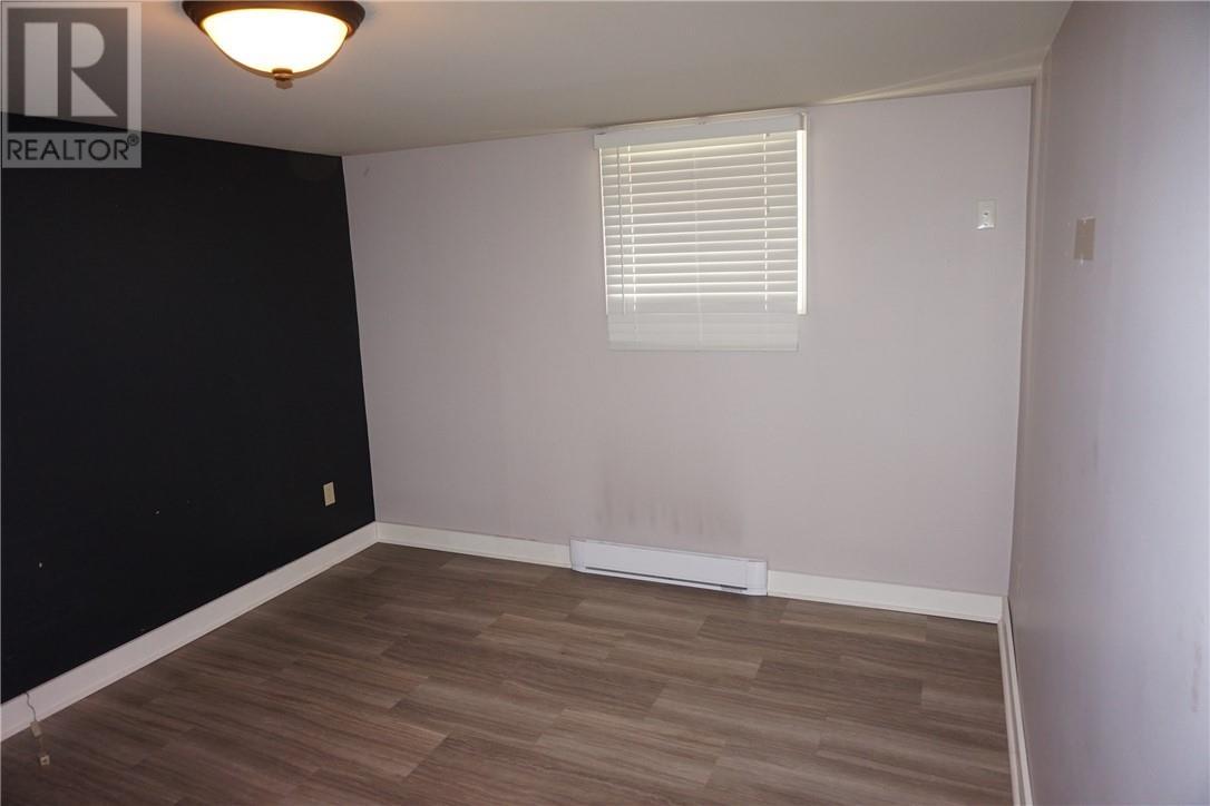 162 Dunvegan Court - 26