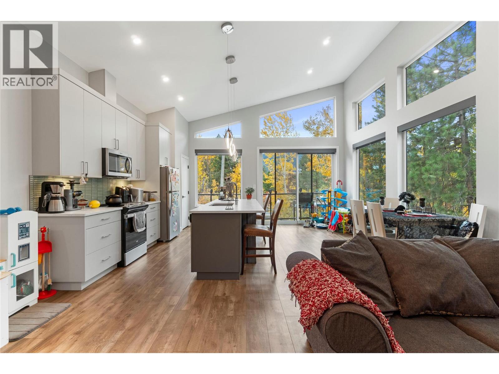 1015 Paquette Road - 33