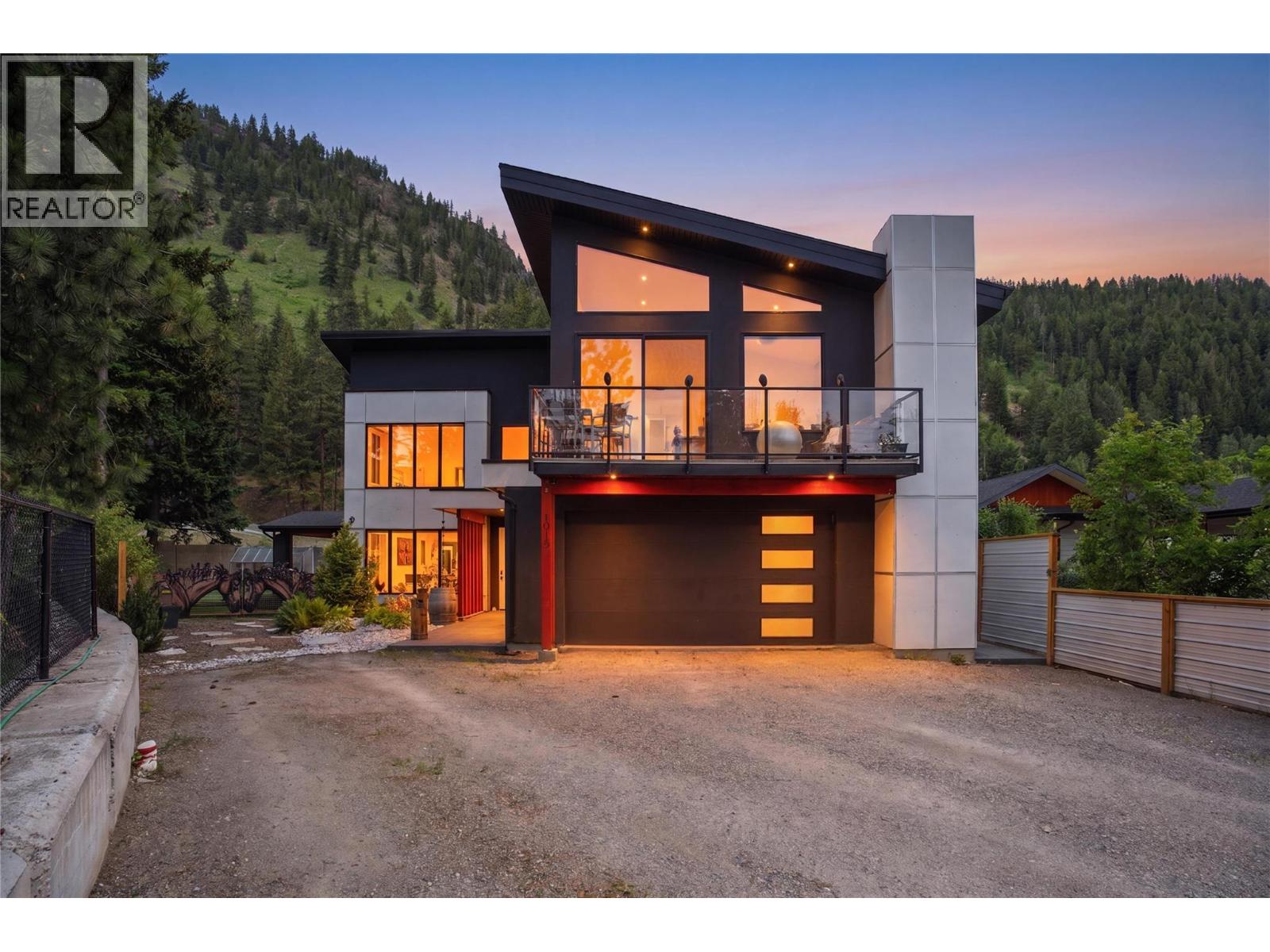 1015 Paquette Road - 1