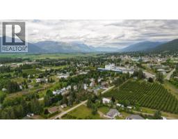 1409 Erickson Road, Creston, BC V0B1G1 Photo 14