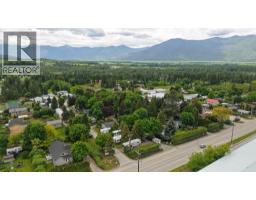 1409 Erickson Road, Creston, BC V0B1G1 Photo 12