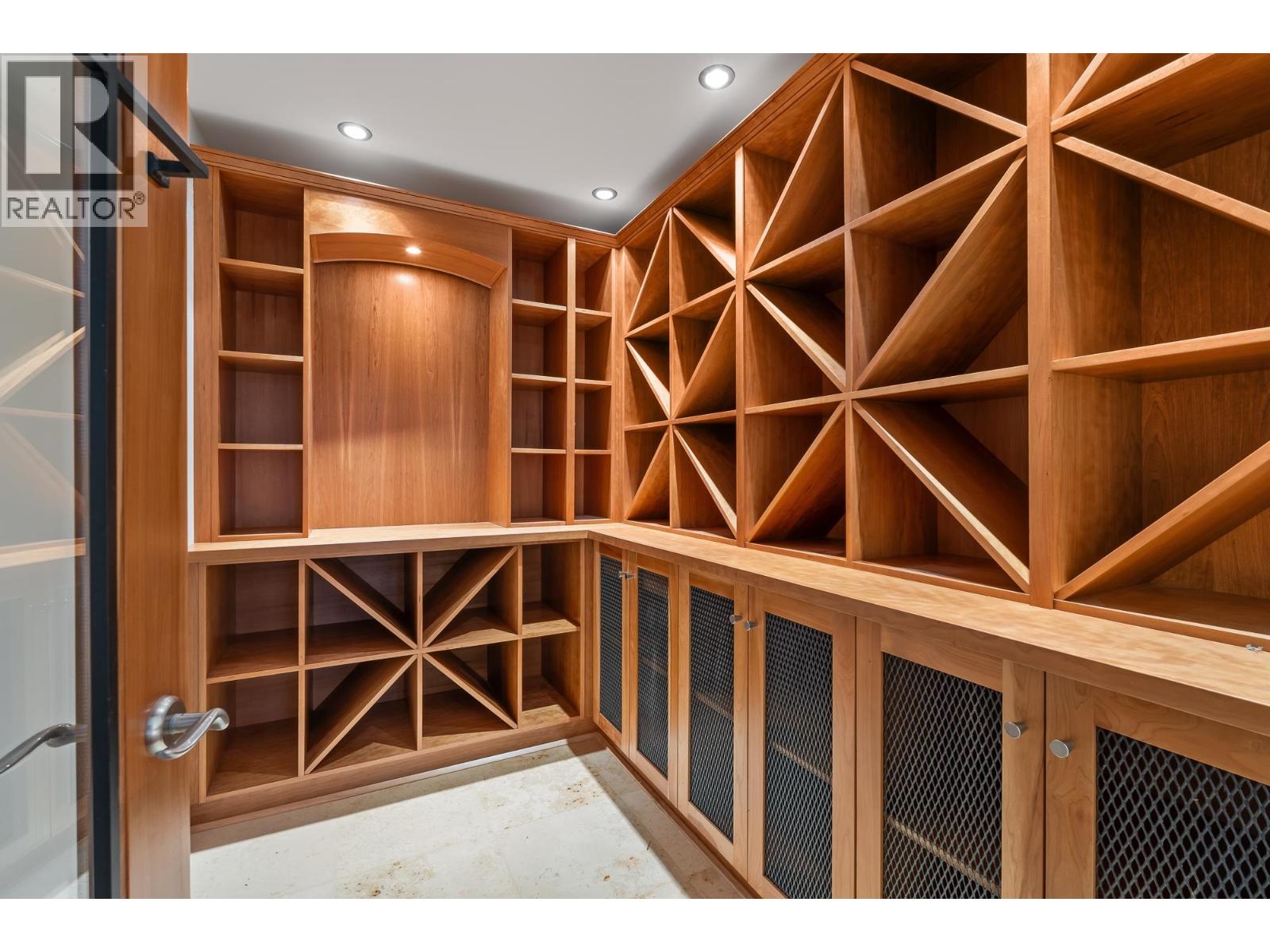 4936 MEADFEILD ROAD, West Vancouver