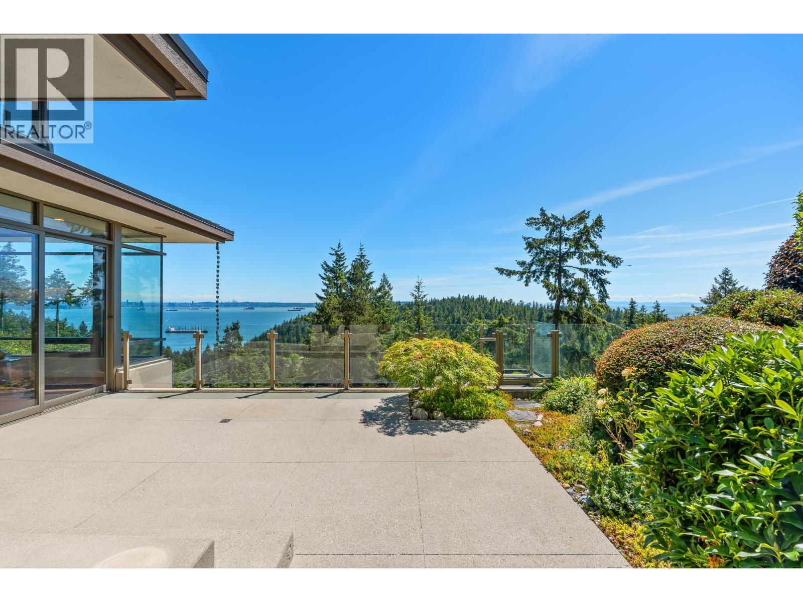 4936 MEADFEILD ROAD, West Vancouver