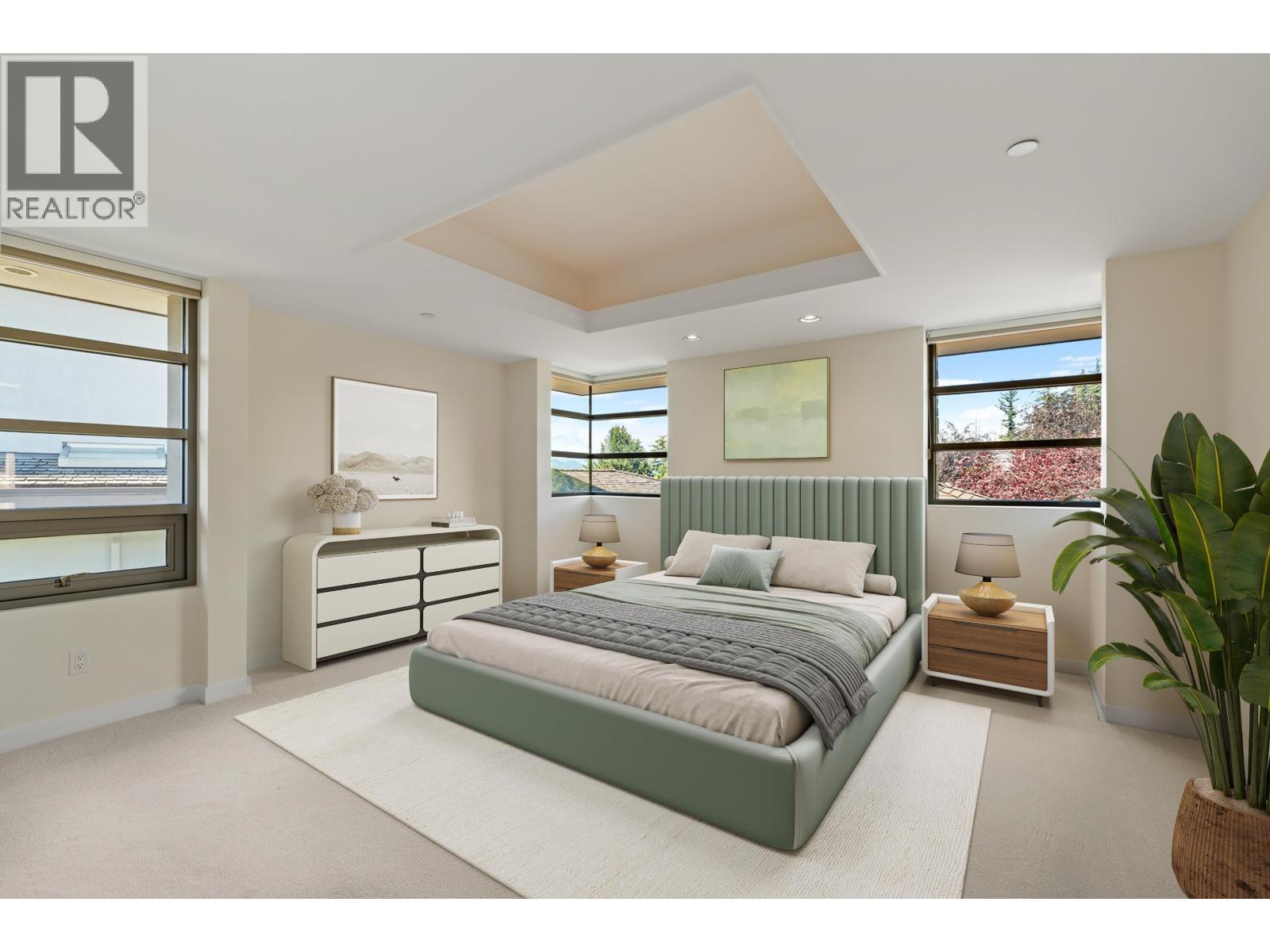 4936 MEADFEILD ROAD, West Vancouver