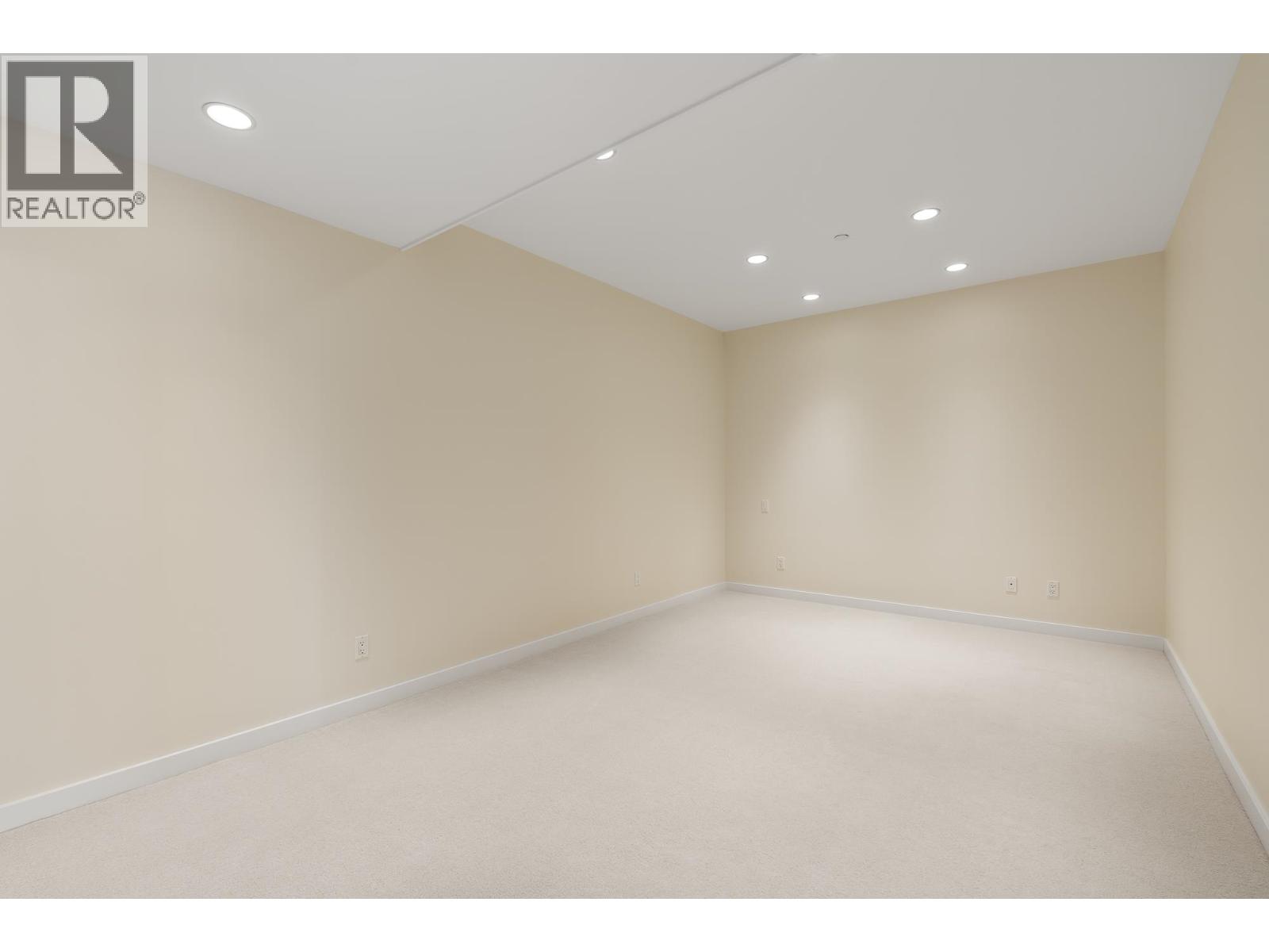 4936 MEADFEILD ROAD, West Vancouver
