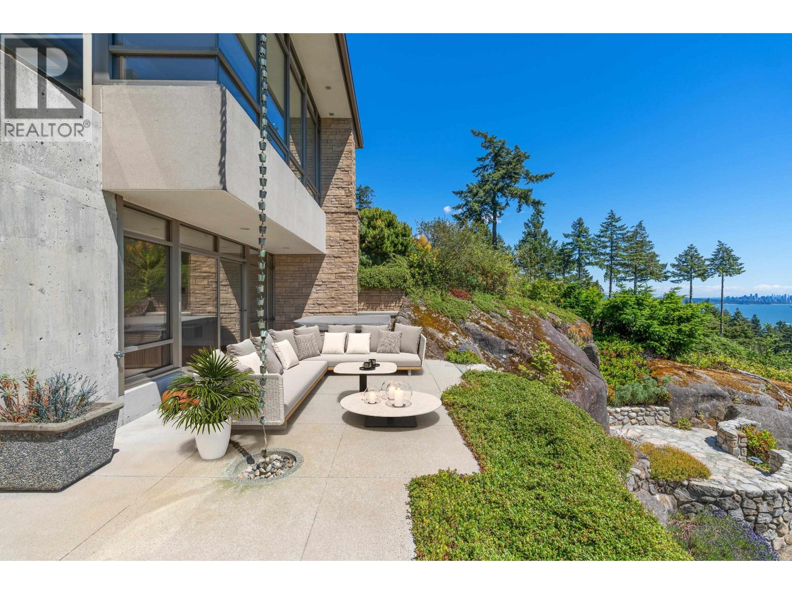 4936 MEADFEILD ROAD, West Vancouver