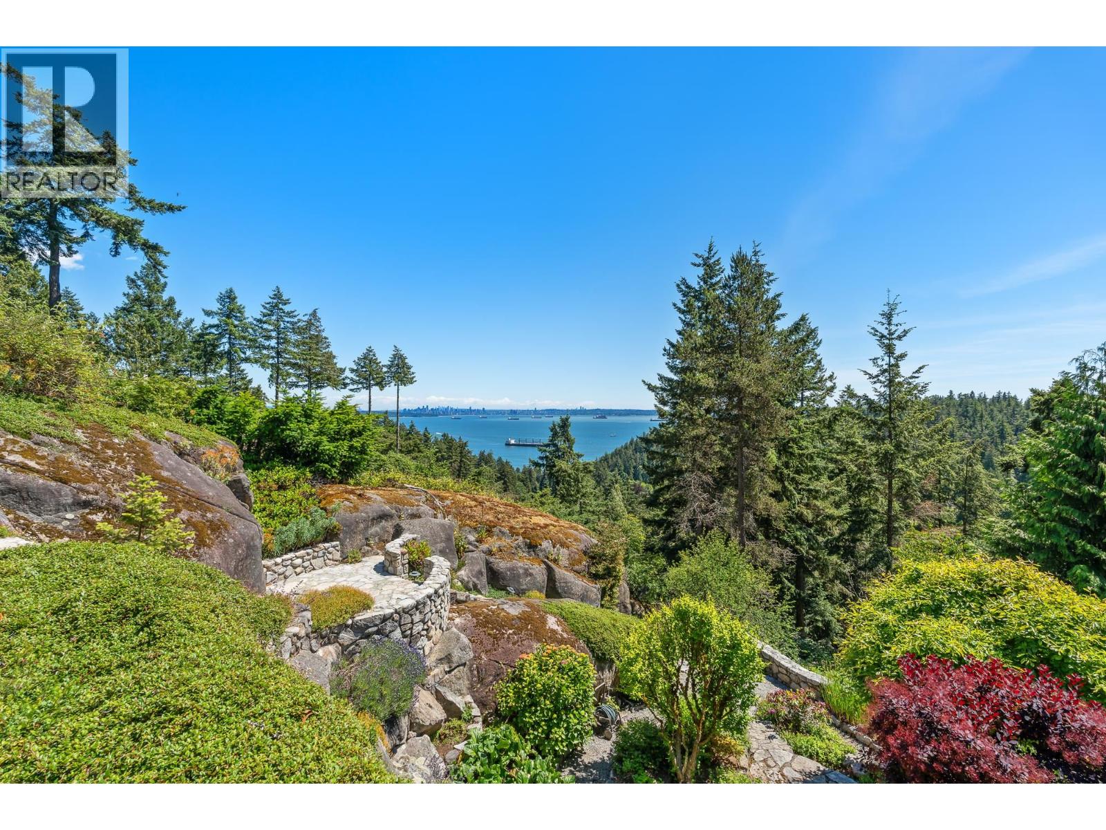 4936 MEADFEILD ROAD, West Vancouver