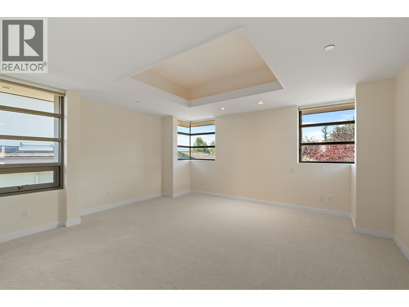 4936 MEADFEILD ROAD, West Vancouver