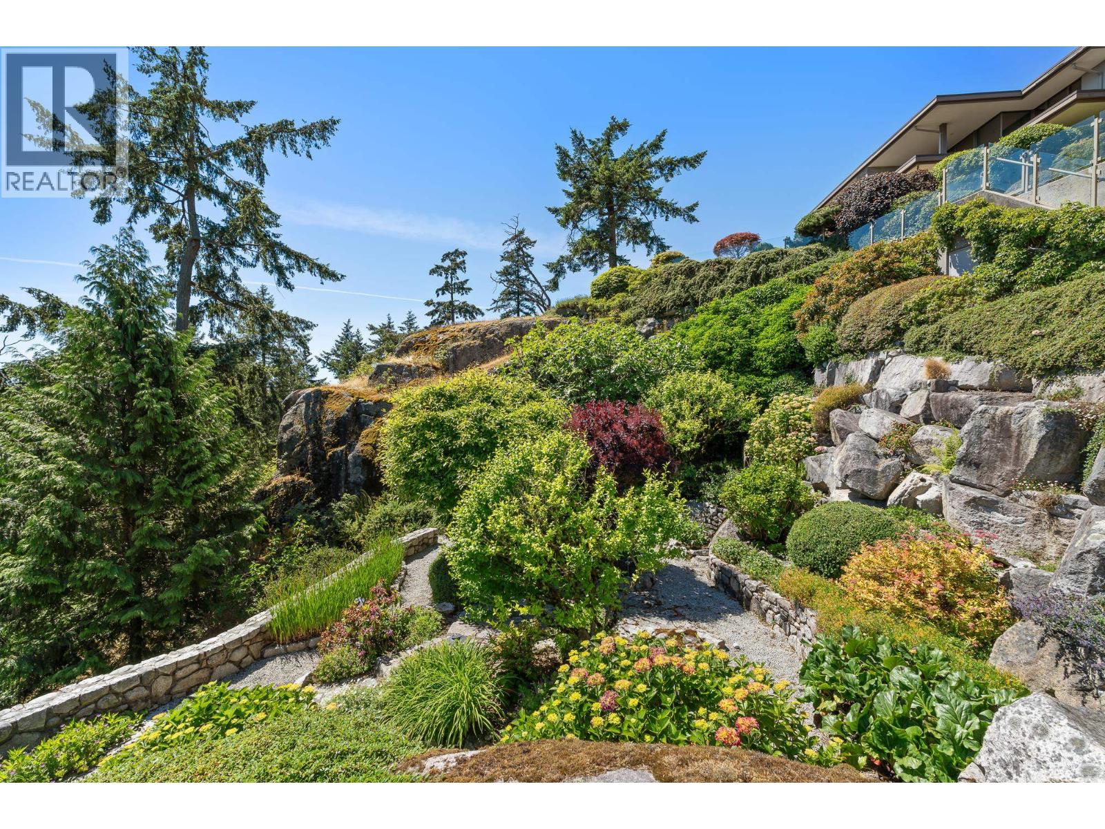 4936 MEADFEILD ROAD, West Vancouver