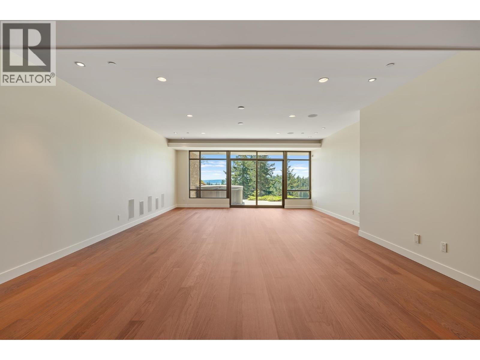 4936 MEADFEILD ROAD, West Vancouver