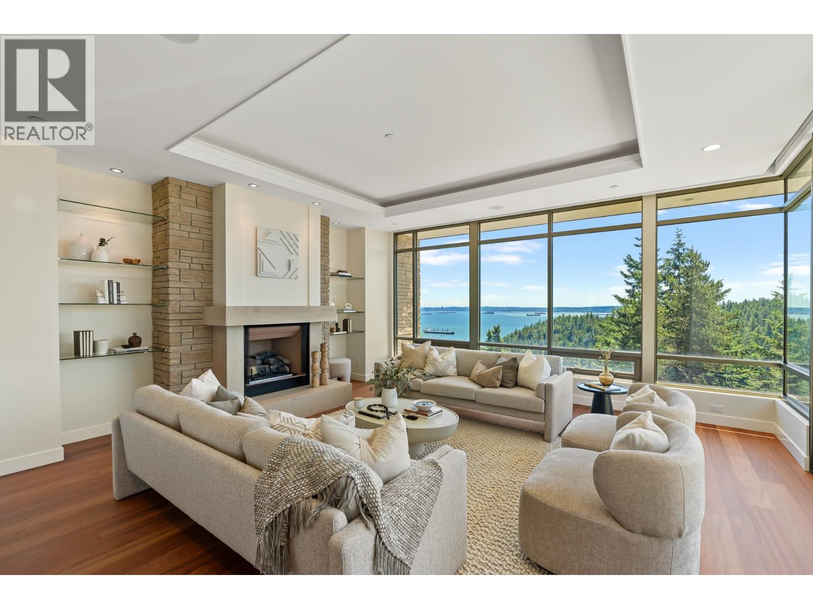 4936 MEADFEILD ROAD, West Vancouver