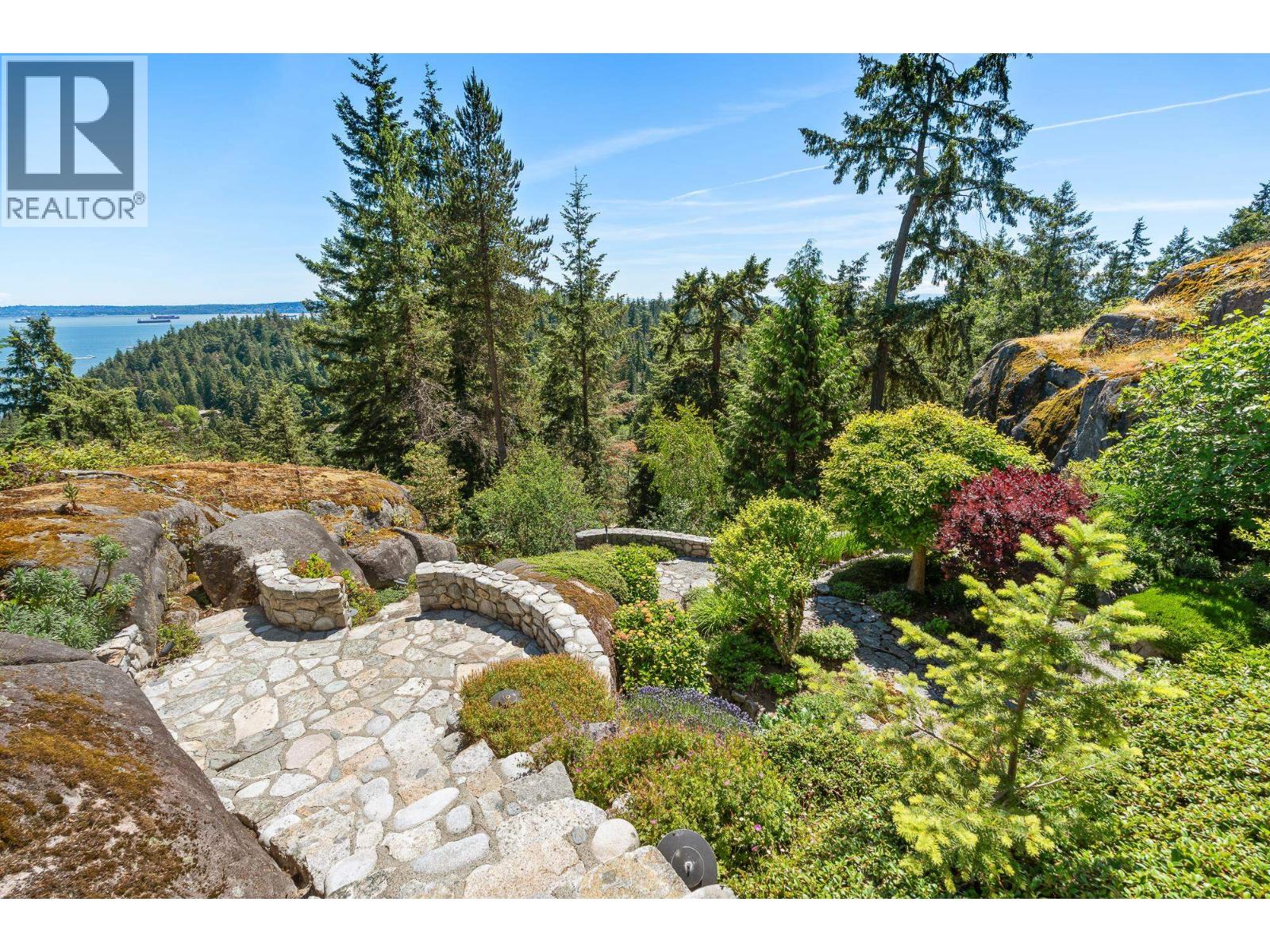 4936 MEADFEILD ROAD, West Vancouver