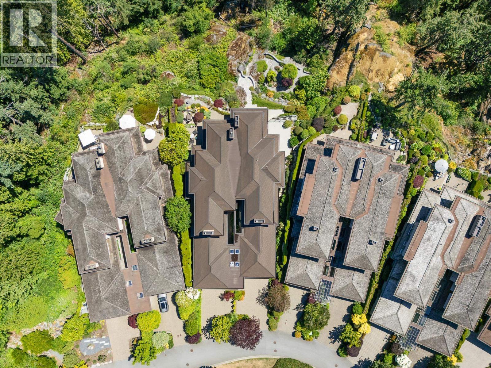 4936 MEADFEILD ROAD, West Vancouver