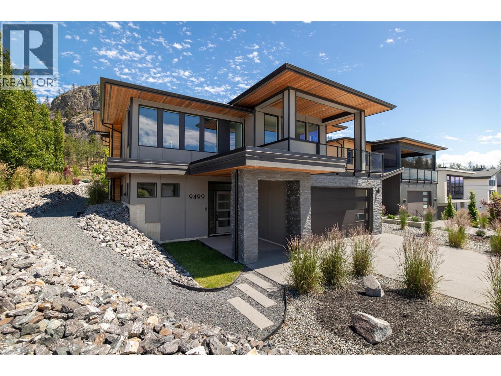9499 Ledgestone Road, Lake Country