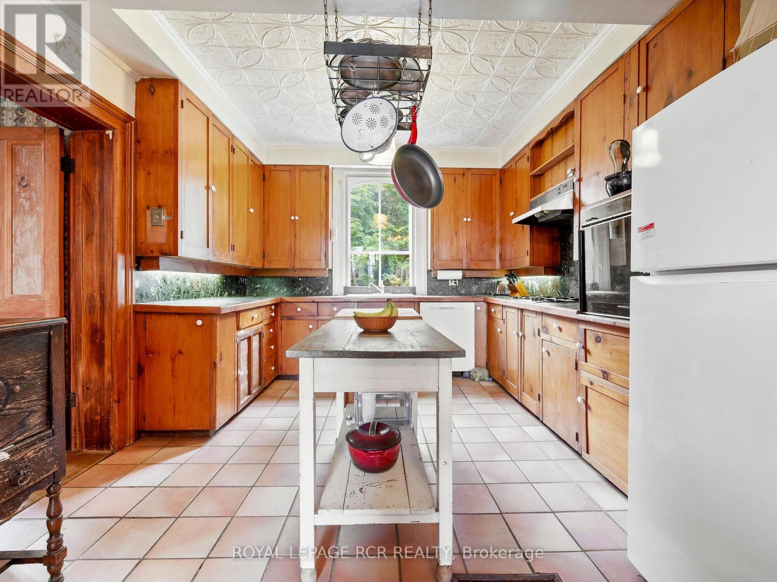 11 THIRD AVENUE - 16