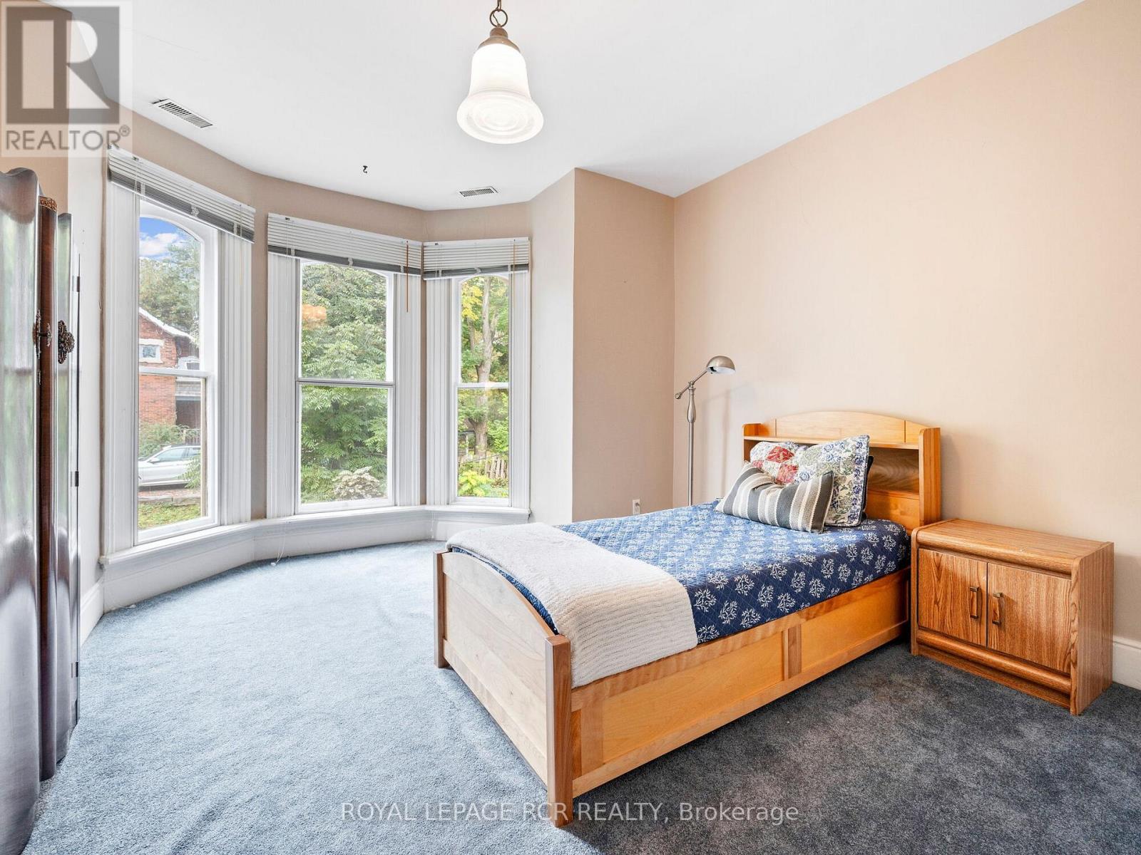 11 THIRD AVENUE - 24