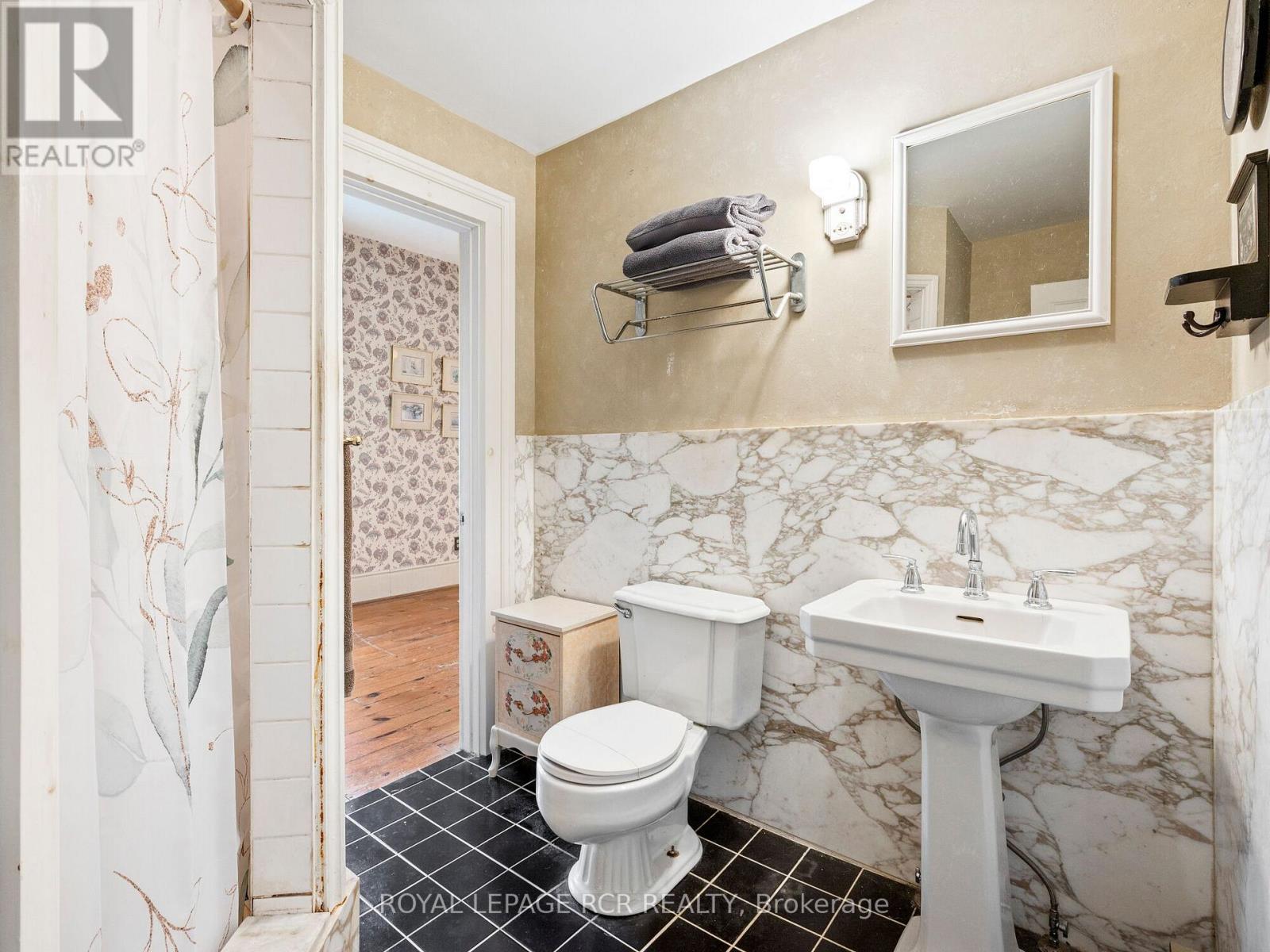 11 THIRD AVENUE - 21