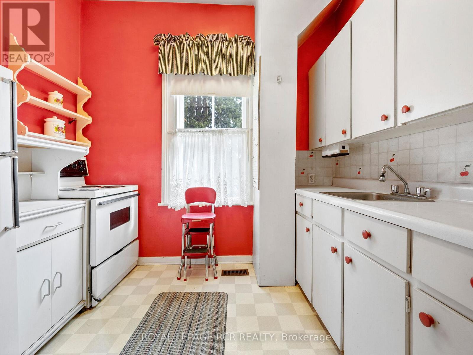 11 THIRD AVENUE - 33