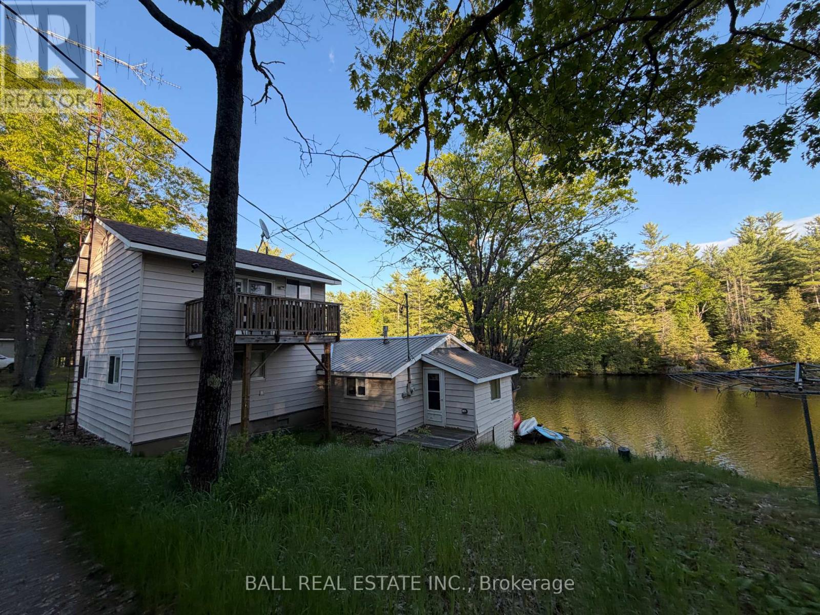1089 CEDAR CREST LANE - 46