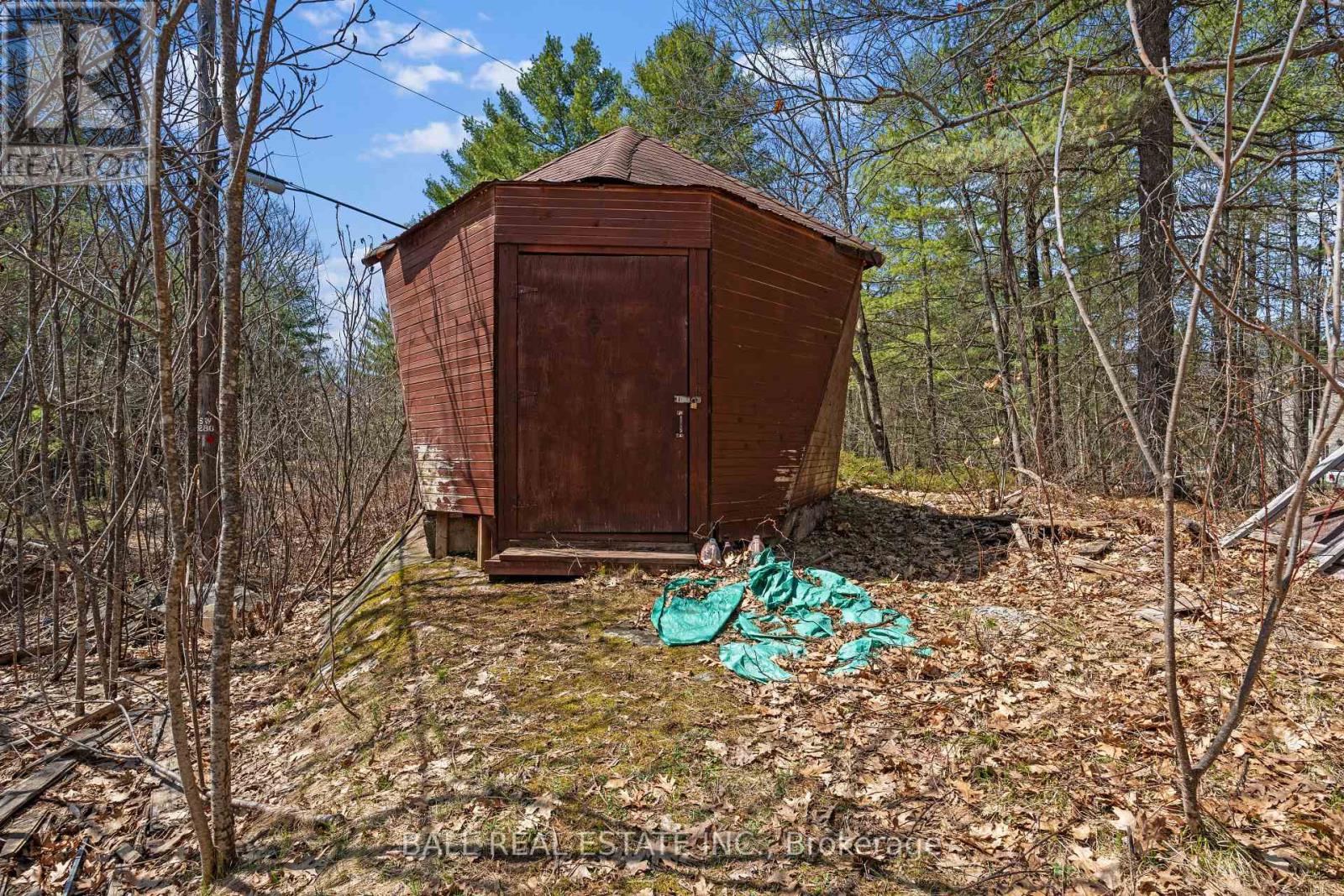 1089 CEDAR CREST LANE - 44