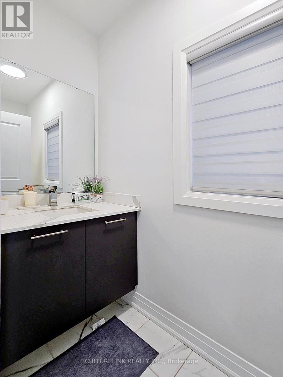 551 NEW ENGLAND COURT - 32