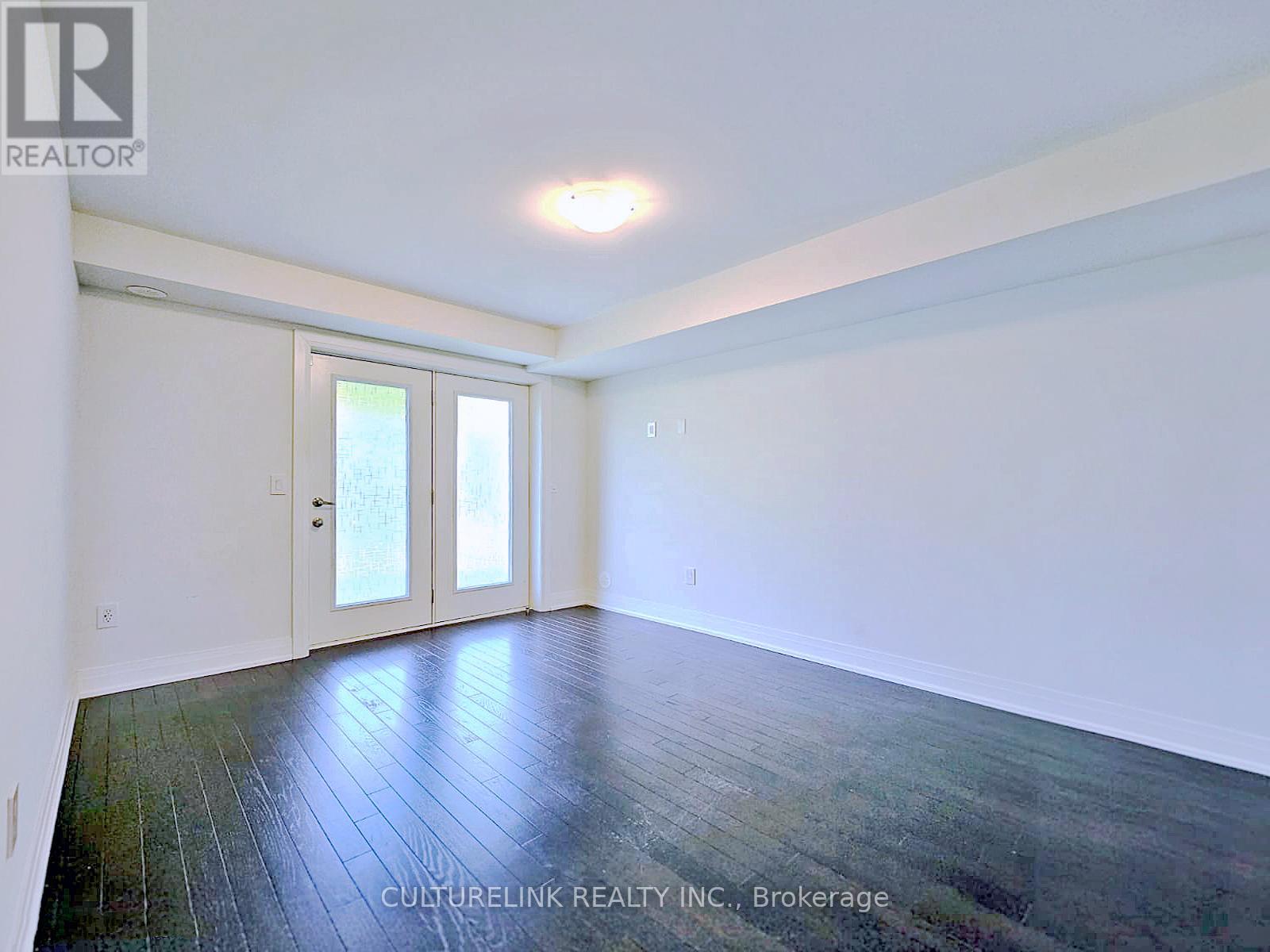 551 NEW ENGLAND COURT - 29