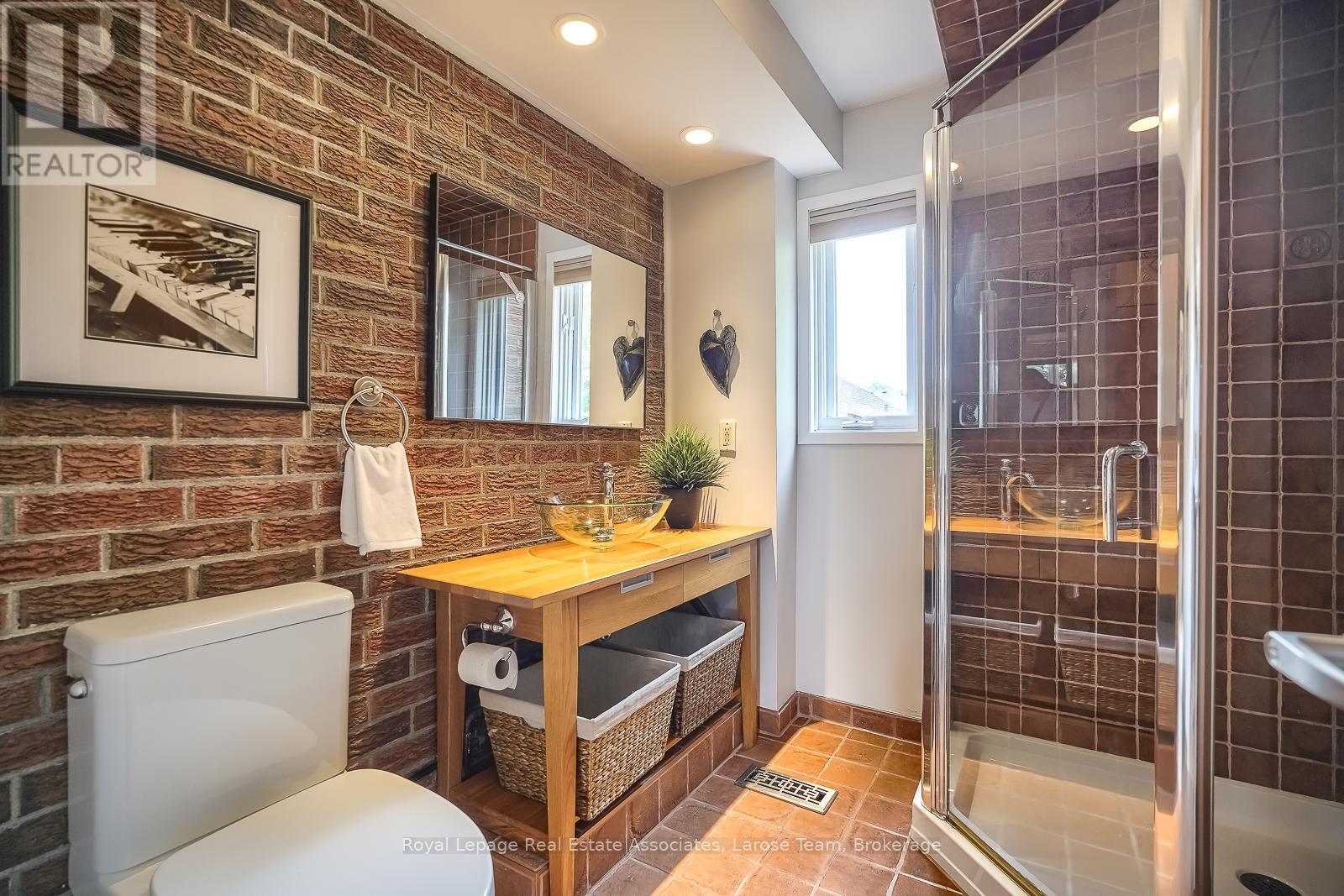 #4 75 MAPLE AVENUE S - 15