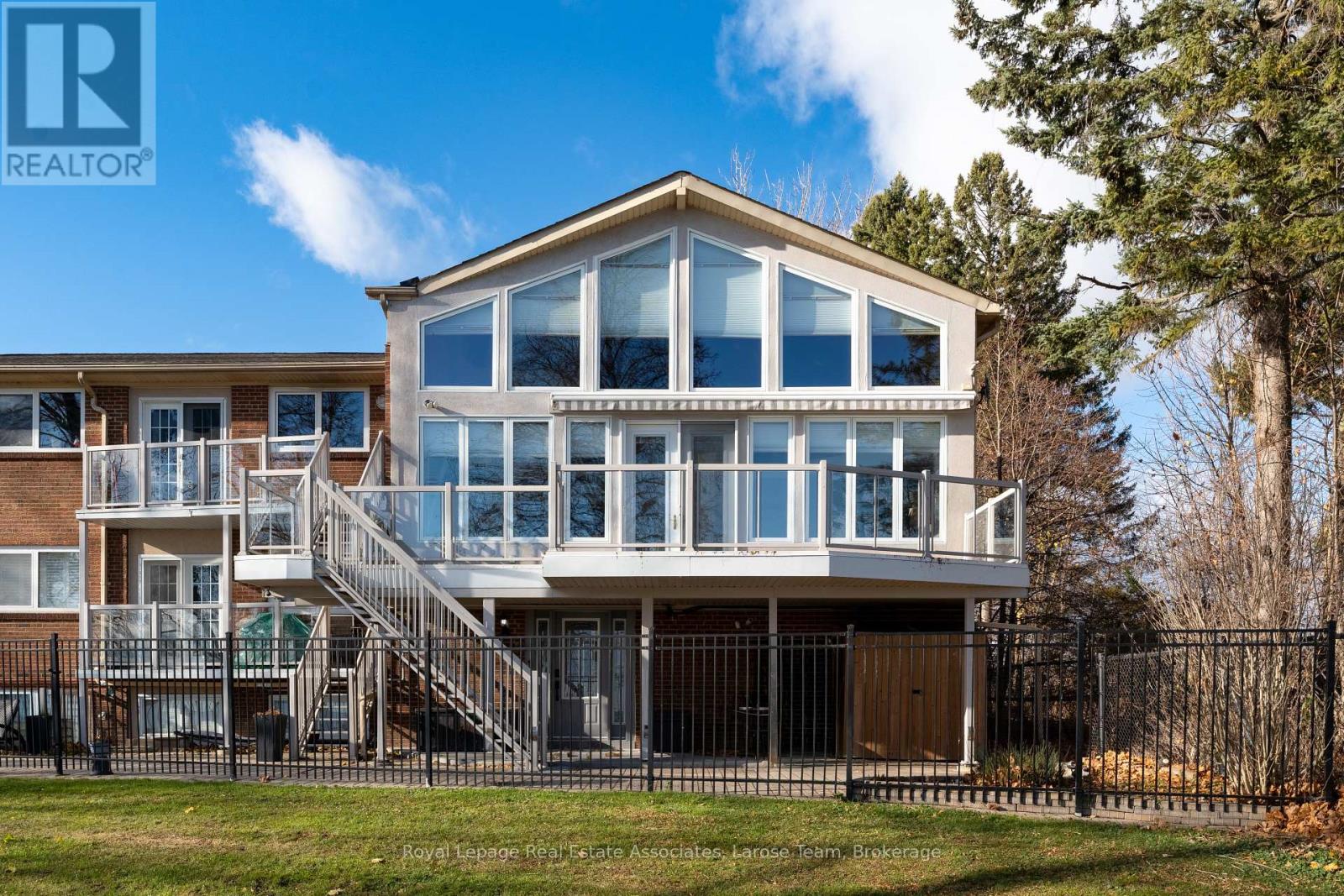 #4 75 MAPLE AVENUE S - 26