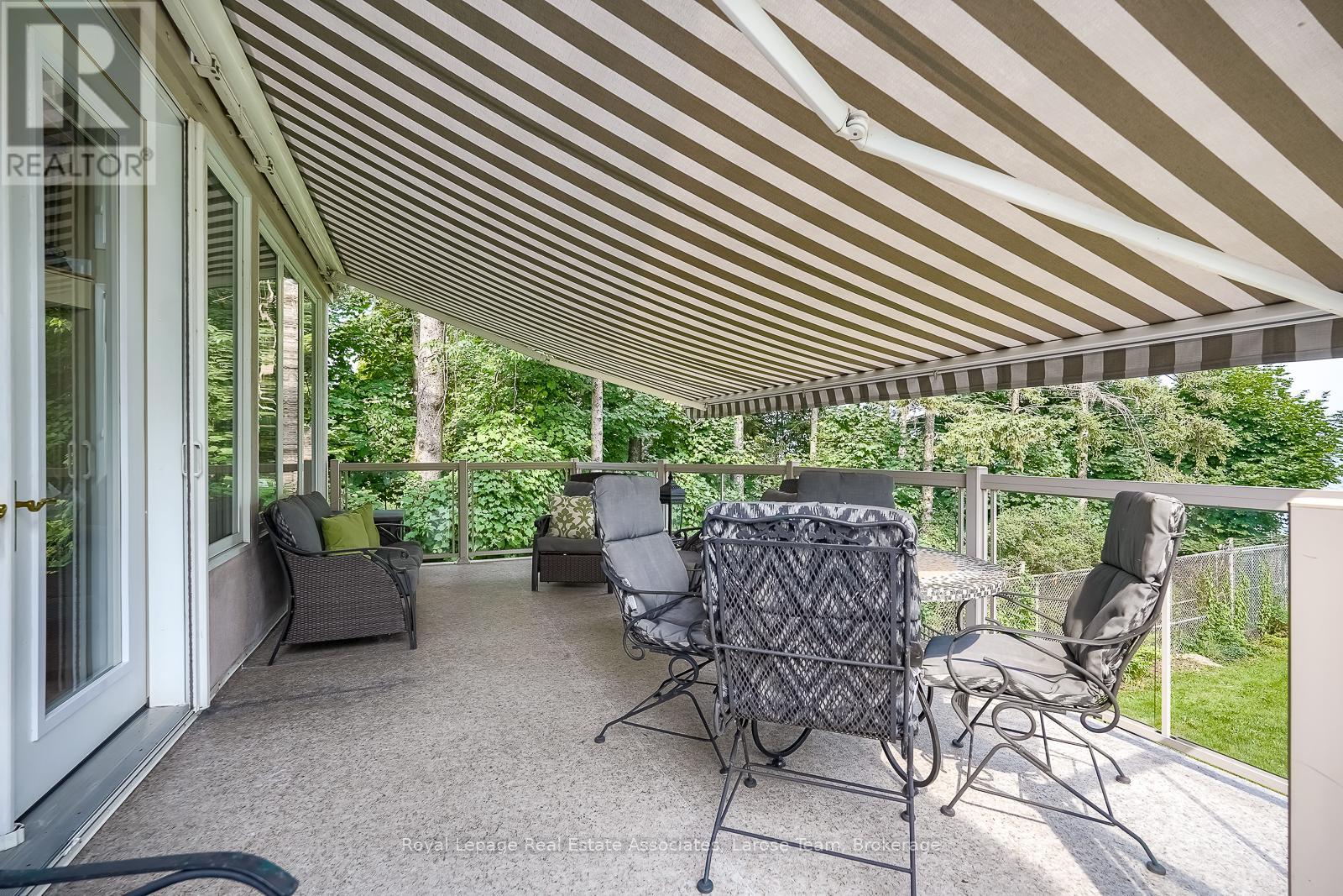 #4 75 MAPLE AVENUE S - 33