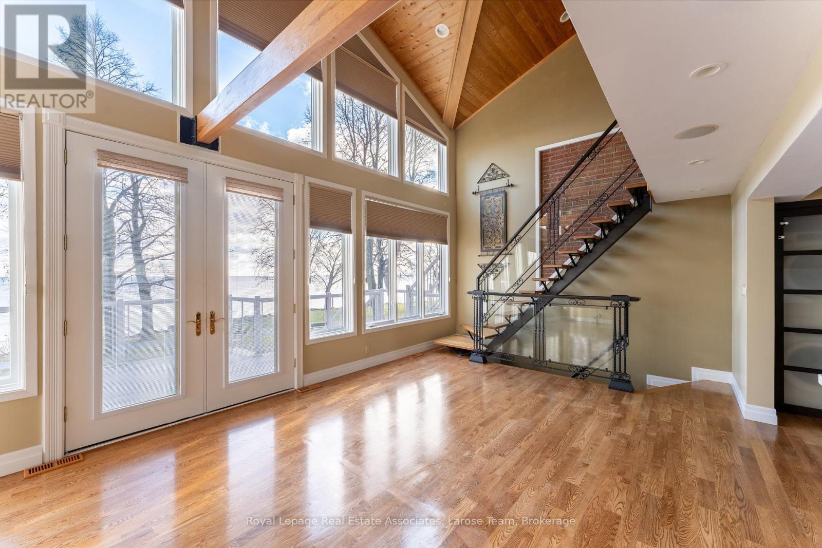 #4 75 MAPLE AVENUE S - 7