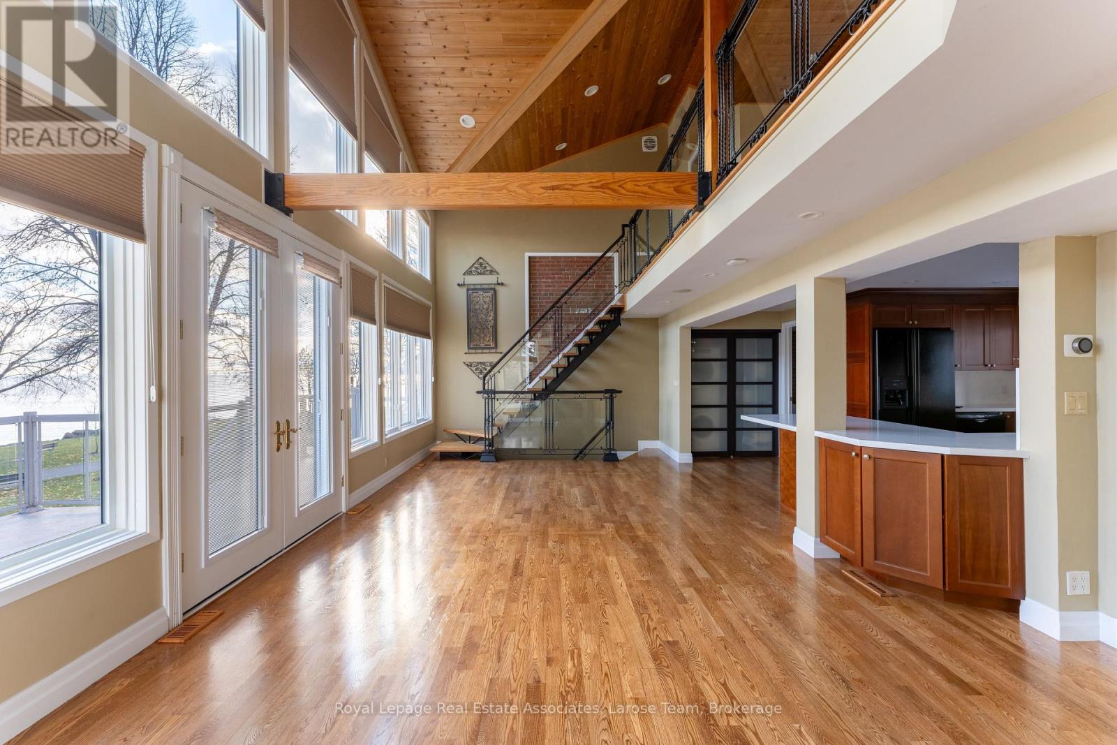 #4 75 MAPLE AVENUE S - 9