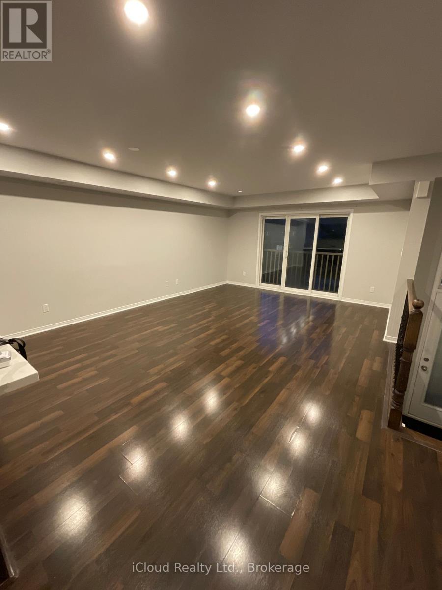 #8 3070 THOMAS STREET - 17