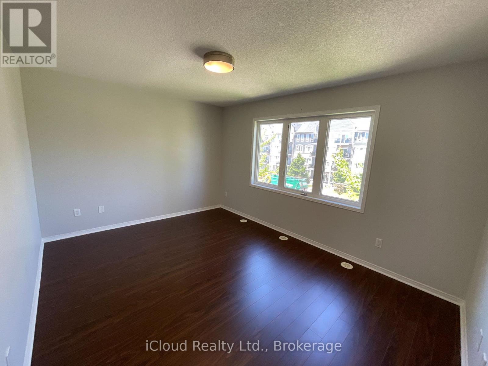 #8 3070 THOMAS STREET - 21