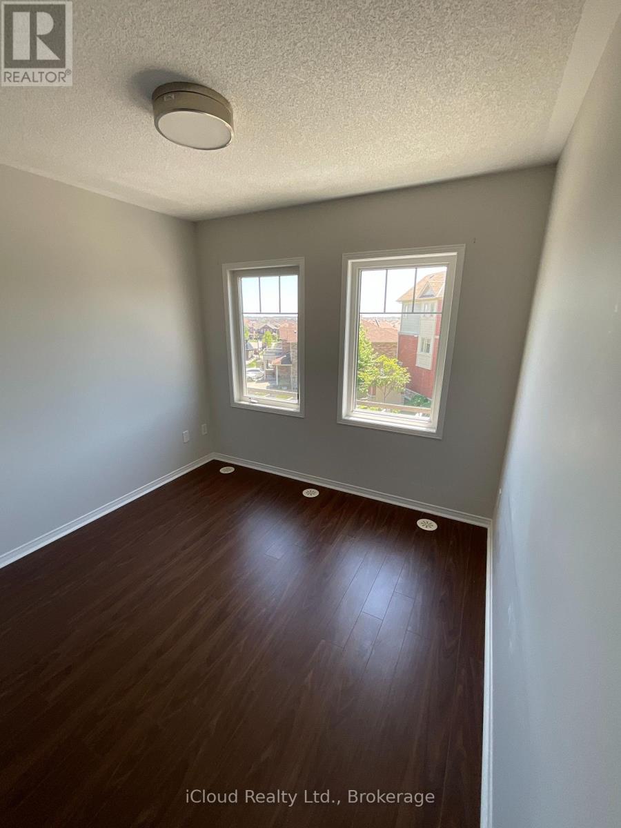 #8 3070 THOMAS STREET - 30