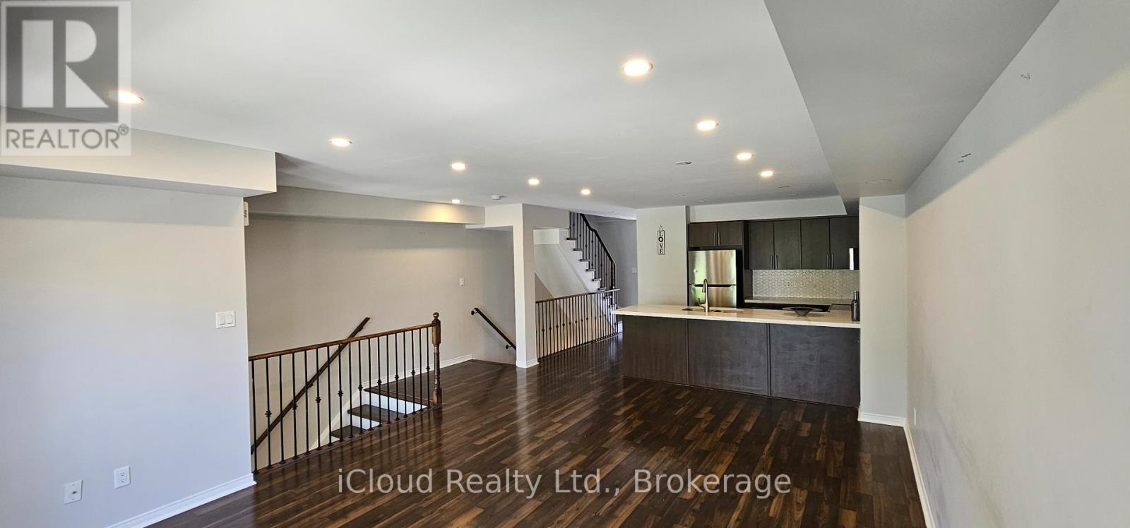 #8 3070 THOMAS STREET - 6