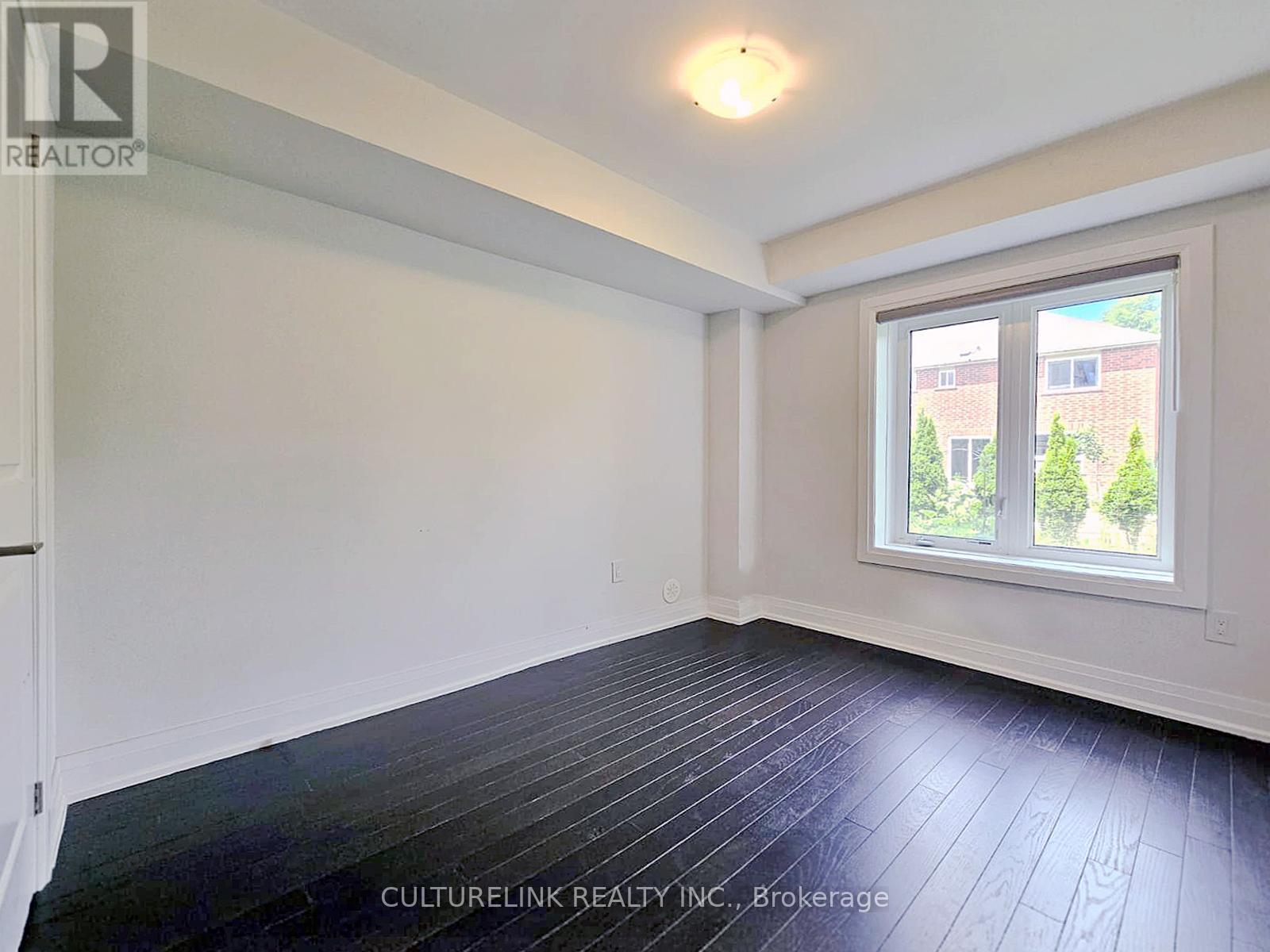551 NEW ENGLAND COURT - 27