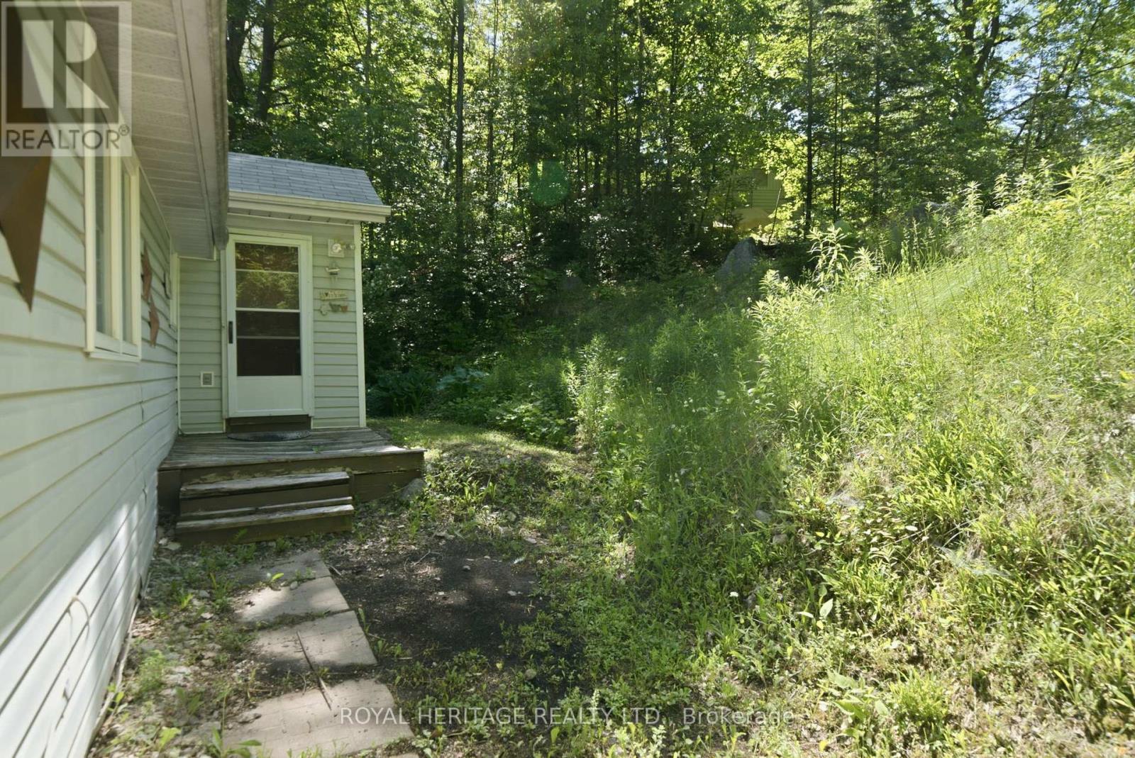 95 WHISPERING WATERS ROAD - 33