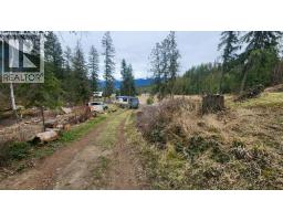 12 Specht Road, Cherryville, BC V0E2G3 Photo 28