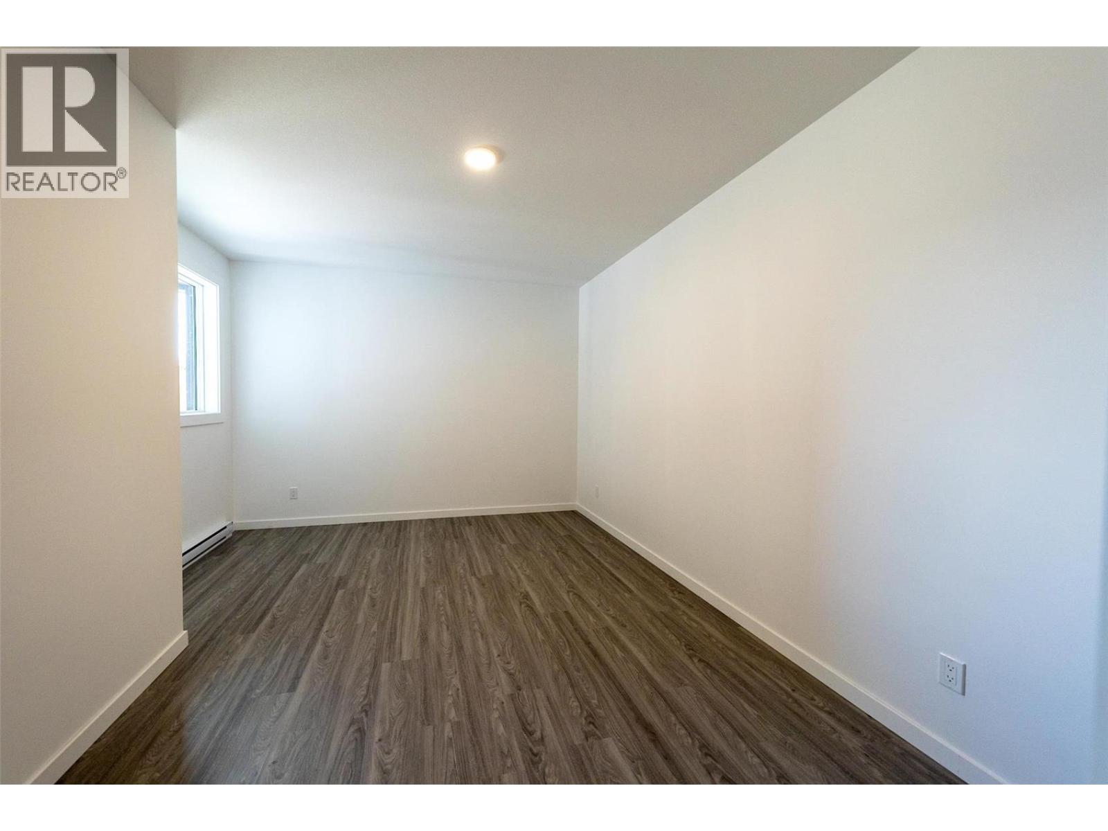 703 Lake Court - 27