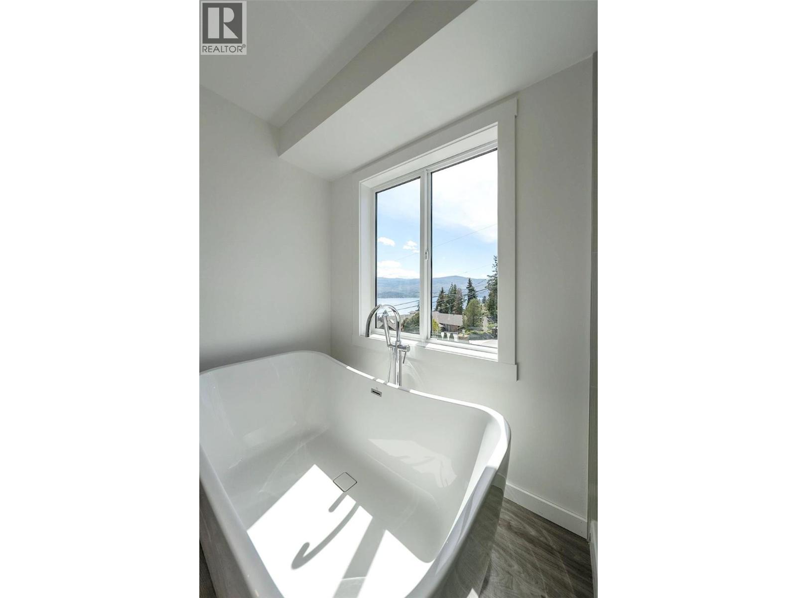 703 Lake Court - 19