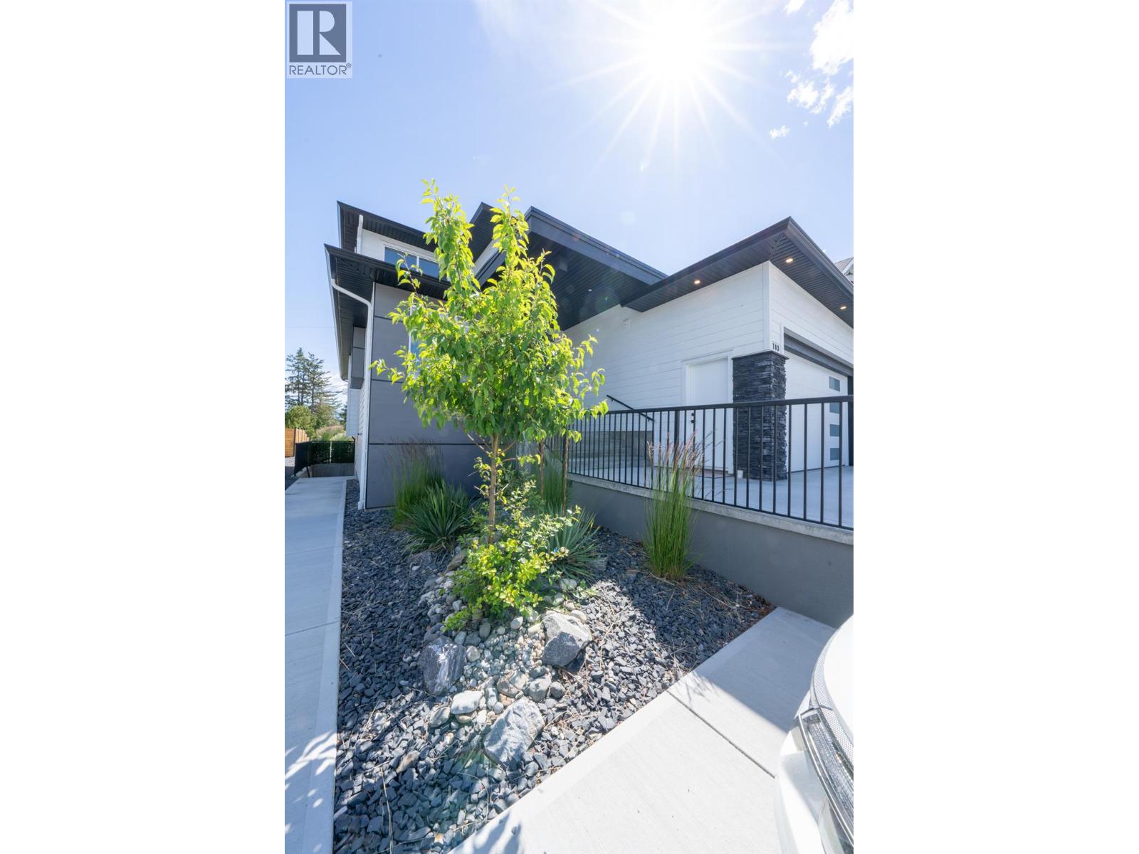 703 Lake Court - 33