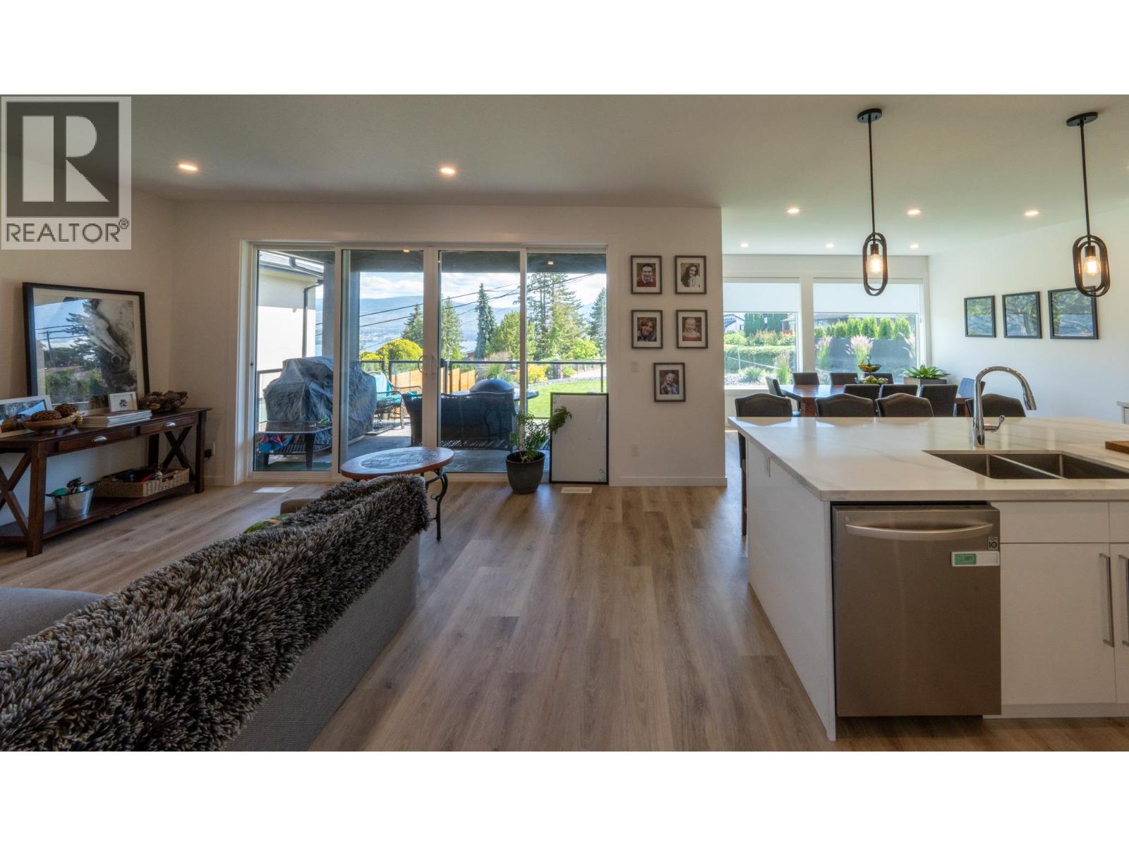 703 Lake Court - 5