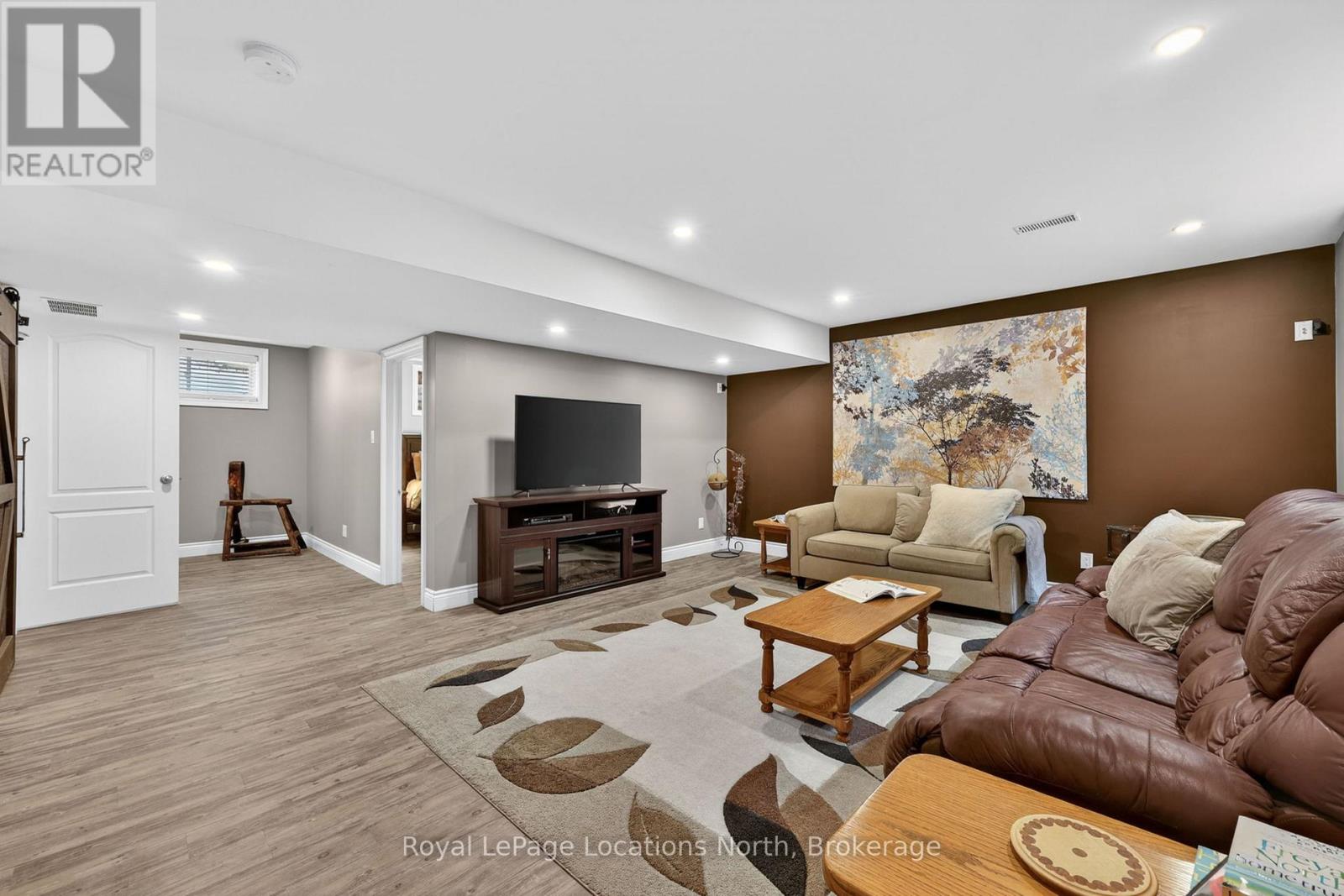 54 WILLIAMS STREET - 25
