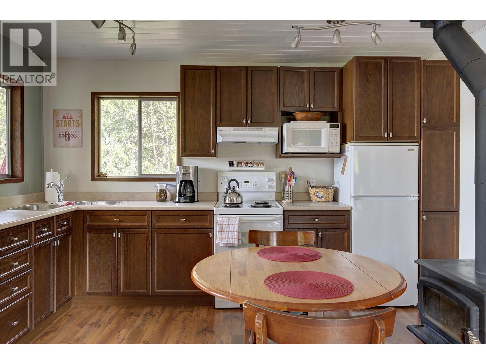 6745 MILLAR ROAD - 28