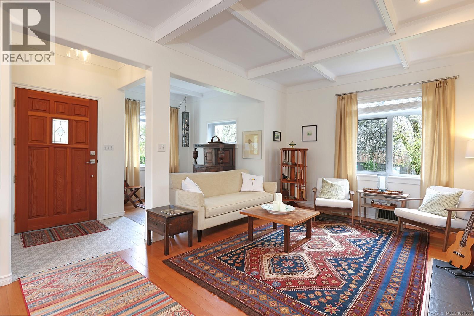 325 Harmston Ave - 5