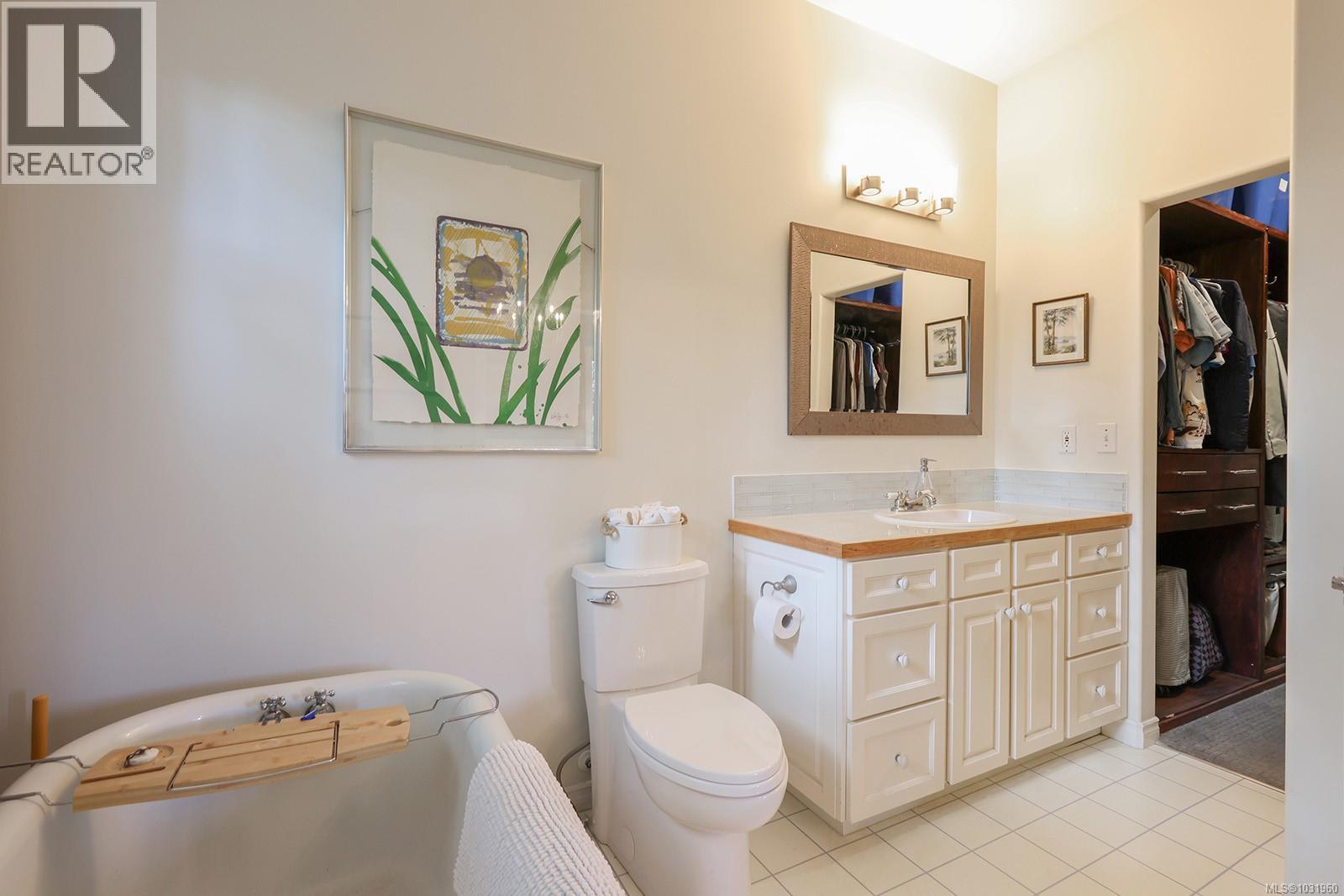 325 Harmston Ave - 26