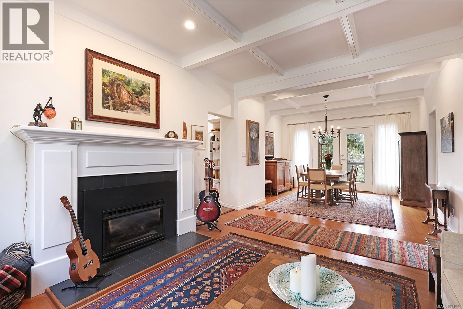 325 Harmston Ave - 3