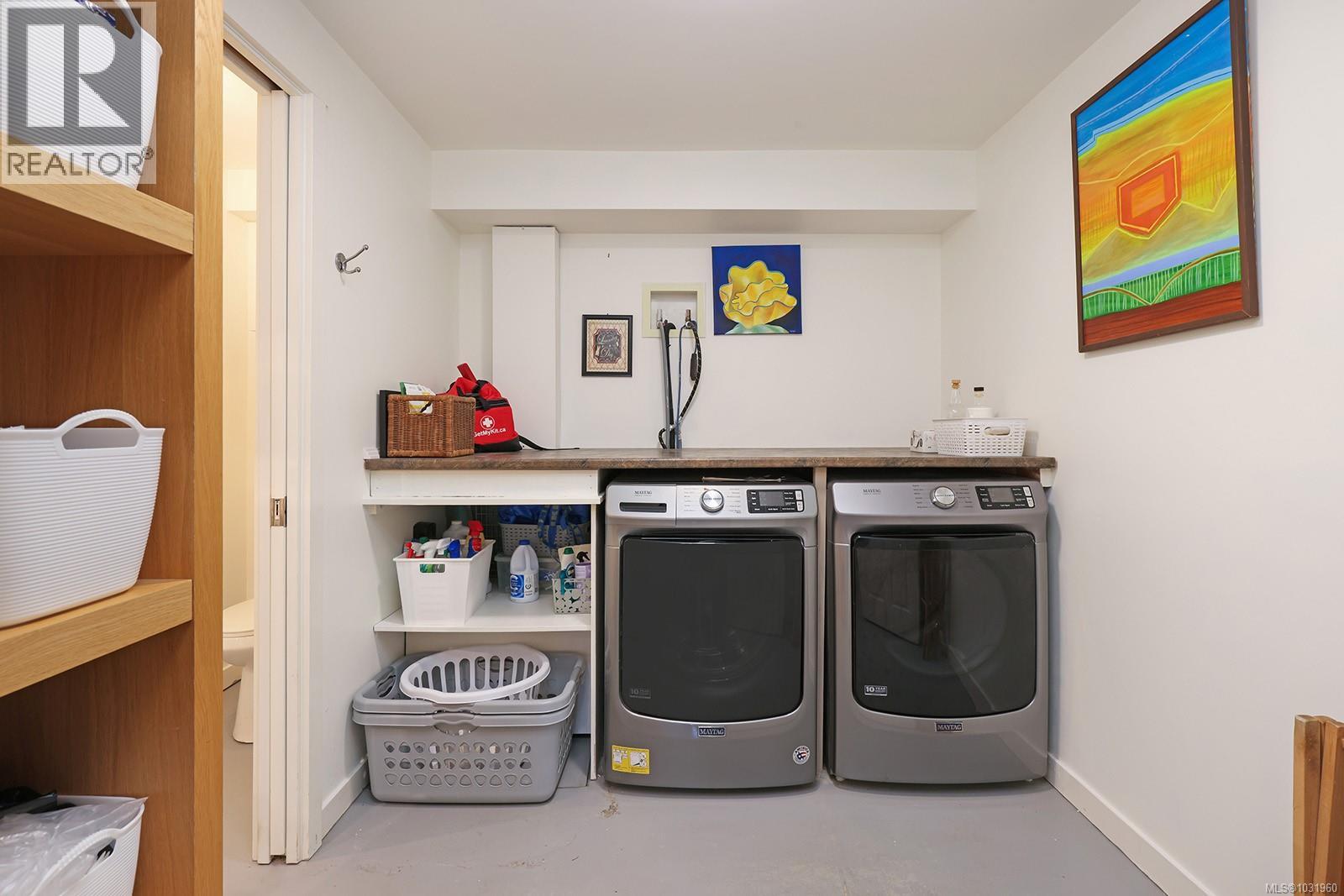325 Harmston Ave - 31