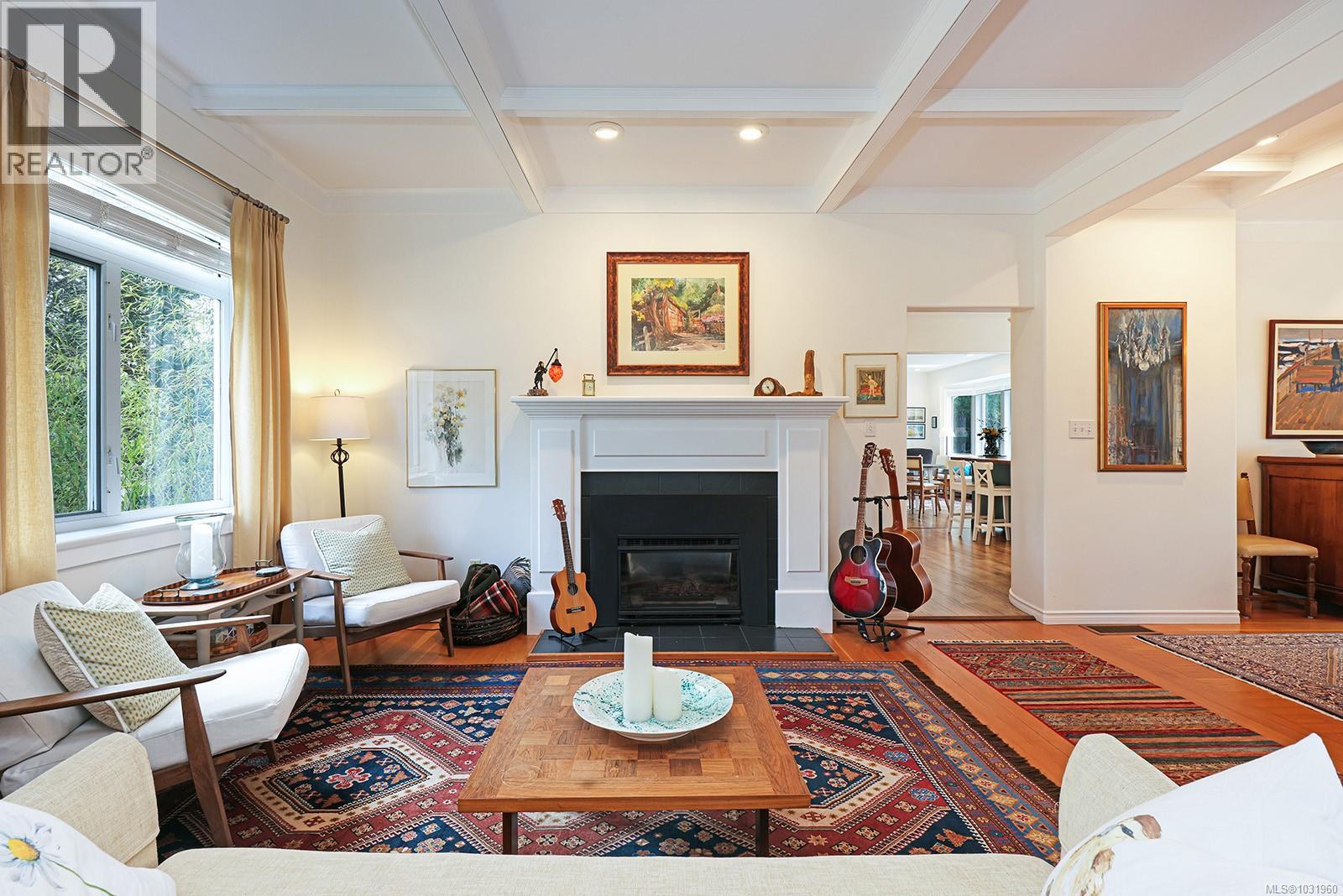 325 Harmston Ave - 1